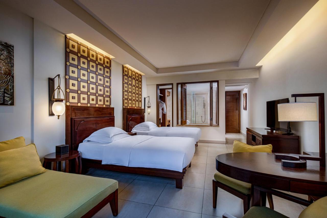 Pullman Yalong Bay & Hotel