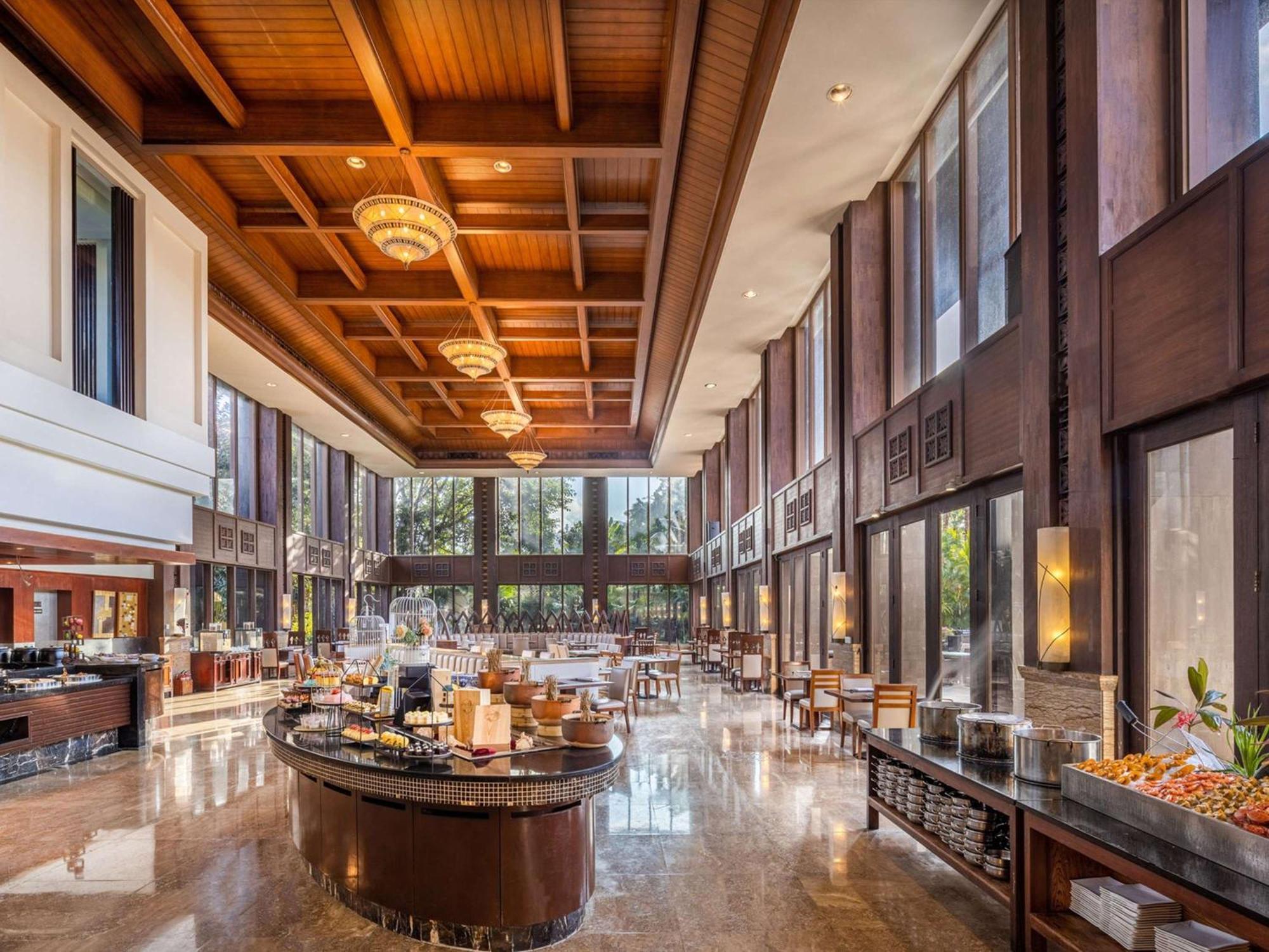 Pullman Yalong Bay & 5*