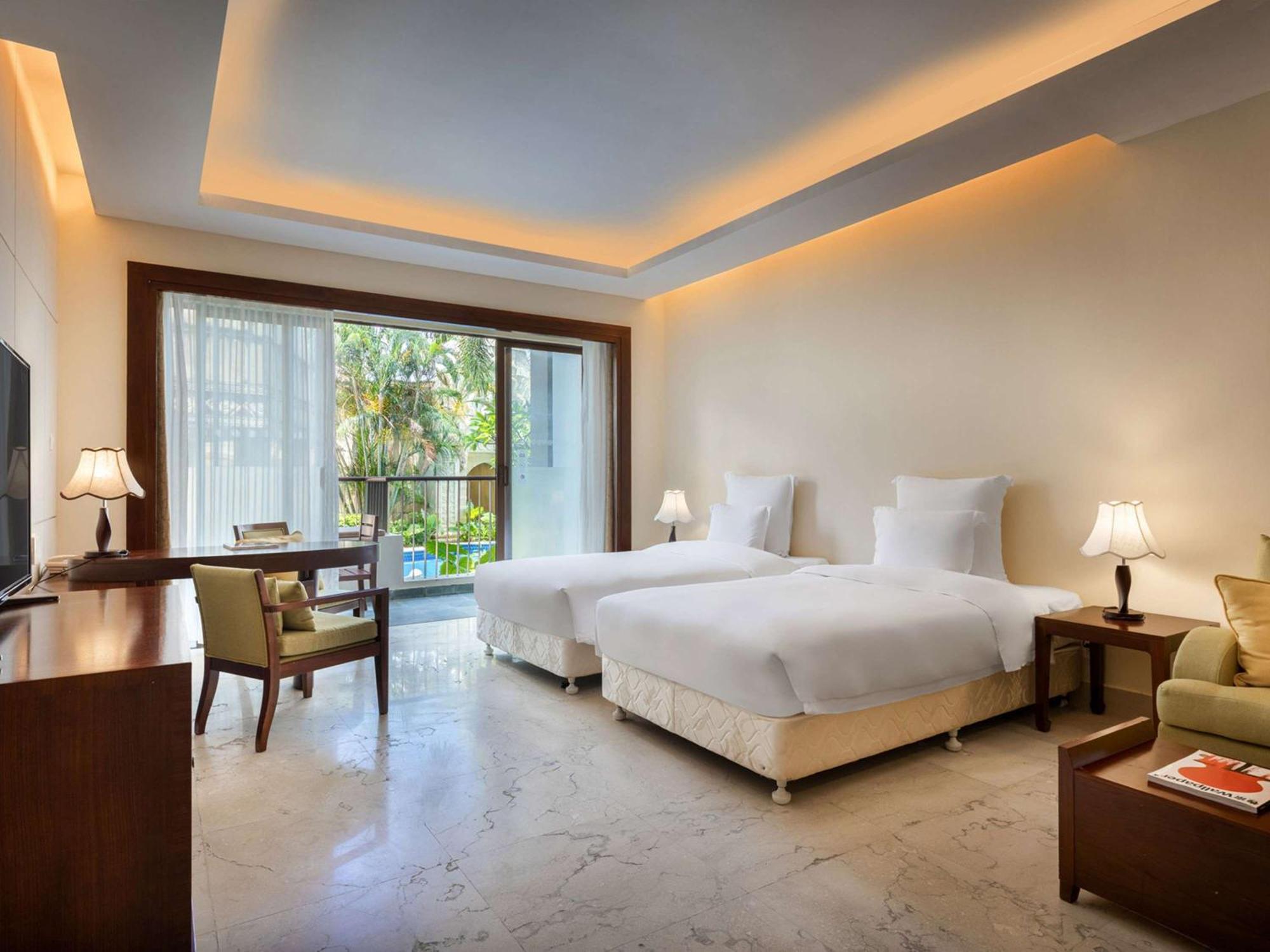 Pullman Yalong Bay & 5*